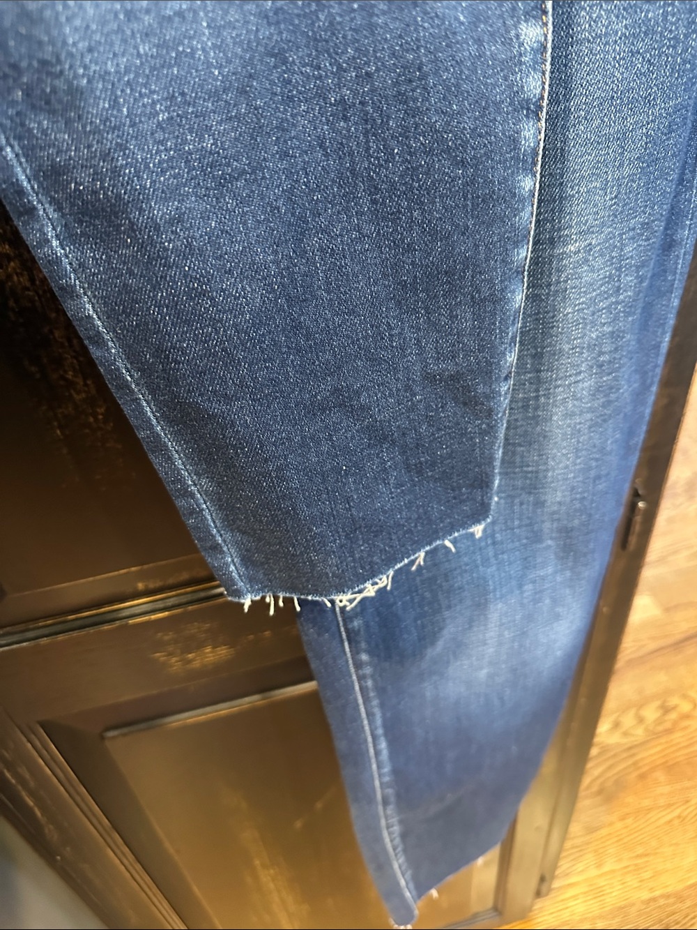 L'AGENCE Dark Wash Blue Women's Jeans French Slim Fit - Picture 3 of 12